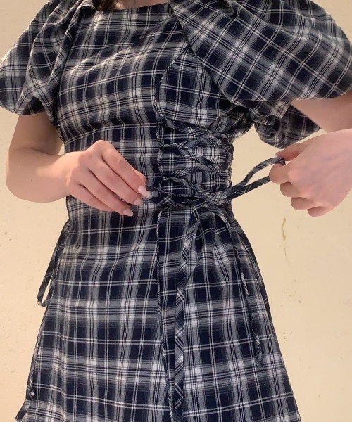 REDYAZEL(レディアゼル)の「サイドレースアップチェックミニフレアワンピース(ワンピース・レディース・ブラウン系その他/ブルー系その他/レッド系その他・FREE)」の5枚目の写真