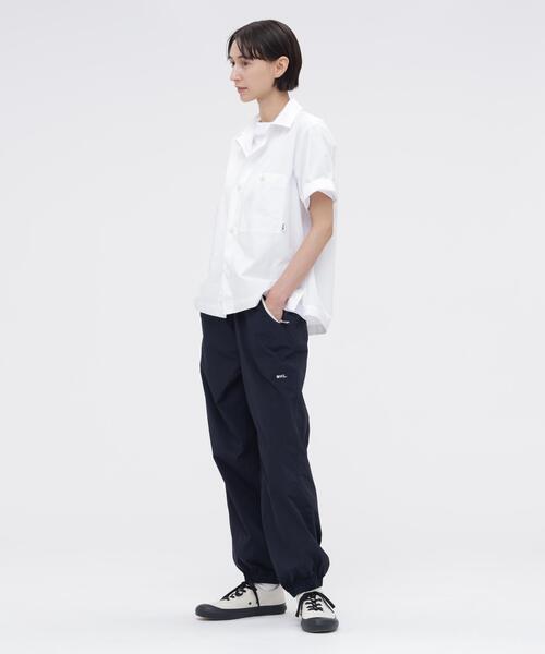 MHL.(エムエイチエル)の「MHL. UTILITY WEAR PIECE DYED COTTON POPLIN SHIRT(シャツ/ブラウス・レディース・ホワイト・SMALL/MEDIUM/LARGE)」の2枚目の写真
