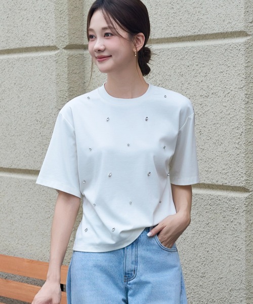 BIRTHDAY BASH(バースデイバッシュ)の「SCATTERED BIJOU TOPS(スキャッタードビジュートップス)(Tシャツ/カットソー・レディース・ブラック/ホワイト・FREE)」の2枚目の写真