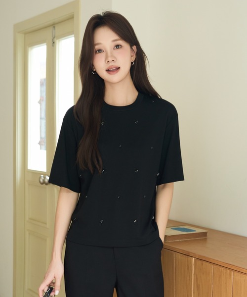 BIRTHDAY BASH(バースデイバッシュ)の「SCATTERED BIJOU TOPS(スキャッタードビジュートップス)(Tシャツ/カットソー・レディース・ブラック/ホワイト・FREE)」の1枚目の写真