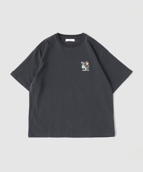 B.C STOCK(ベーセーストック)の「キャッチアップエンブロイダリーTEE(Tシャツ/カットソー・メンズ・ホワイト系その他/グリーン/ホワイト×ホワイト/ピンク/ホワイト/ブラック・MEDIUM/LARGE)」の1枚目の写真