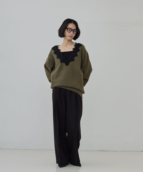 GALLEST(ギャレスト)の「レースドッキング深Vネックニット(ニット/セーター・レディース・オリーブ/チャコール/ライトグレー系8・38)」の4枚目の写真