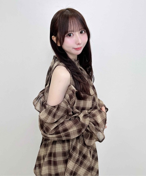 INGNI（イング）の「ベルト付肩あきフリルミニワンピース（ワンピース・レディース・ブラック系/ブラック/ブラウン系その他2・M）」の3枚目の写真