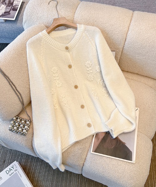 AMAJI(アマジ)の「立体フラワー刺繍 ニットカーディガン(カーディガン/ボレロ・レディース・ホワイト/イエロー/ライトグリーン/ライトピンク・FREE)」の1枚目の写真