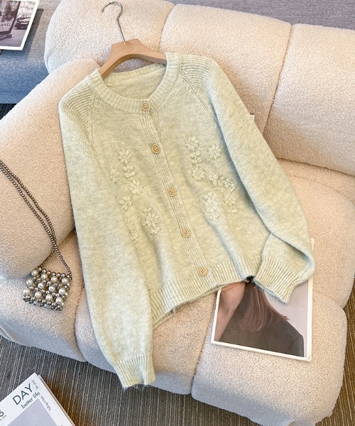 AMAJI(アマジ)の「立体フラワー刺繍 ニットカーディガン(カーディガン/ボレロ・レディース・ホワイト/イエロー/ライトグリーン/ライトピンク・FREE)」の2枚目の写真