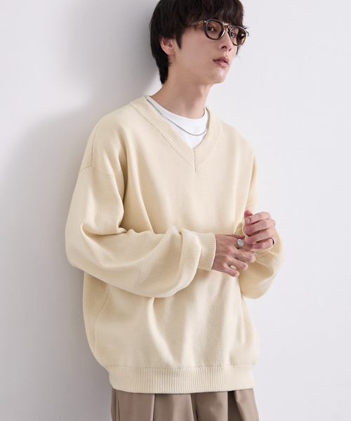 EMMA CLOTHES(エマクローズ)の「ミラノリブVネックニット〈ウォッシャブル〉(ニット/セーター・メンズ・グレー/ブラック/レッド/オフホワイト/グリーン/ブラウン・S/L/M)」の2枚目の写真