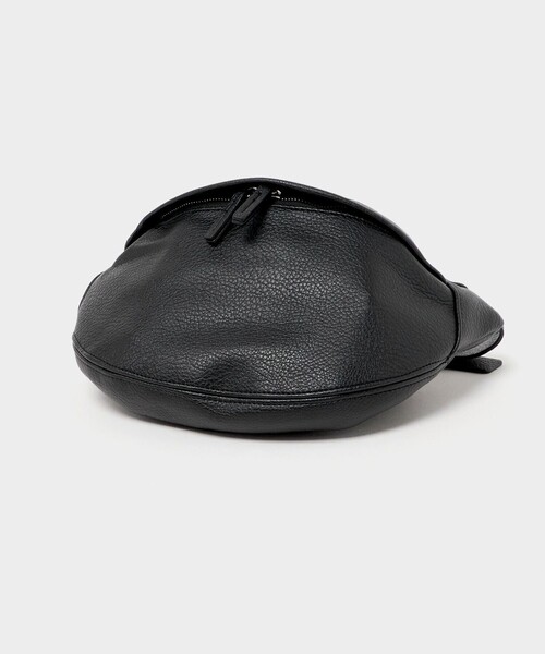 A DAY IN THE LIFE UNITED ARROWS(アデイインザライフユナイテッドアローズ)の「レザーライク ボディバッグ<A DAY IN THE LIFE>(ボディバッグ/ウエストポーチ・メンズ・ブラック・FREE)」の6枚目の写真