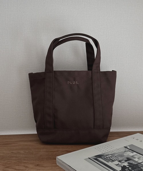 AS KNOW AS plus(アズノゥアズプラス)の「PLUS. ロゴ刺繍キャンバストートバッグS 【UNISEX ITEM】(トートバッグ・レディース・ブラウン/ピンク/グリーン/アイボリー・FREE)」の14枚目の写真