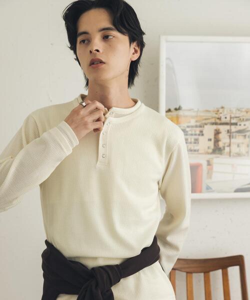 SENSE OF PLACE by URBAN RESEARCH(センスオブプレイスバイアーバンリサーチ)の「フェイクレイヤードヘンリーネックロングTシャツ(Tシャツ/カットソー・メンズ・グレー/ブラック/アイボリー・MEDIUM/LARGE)」の5枚目の写真