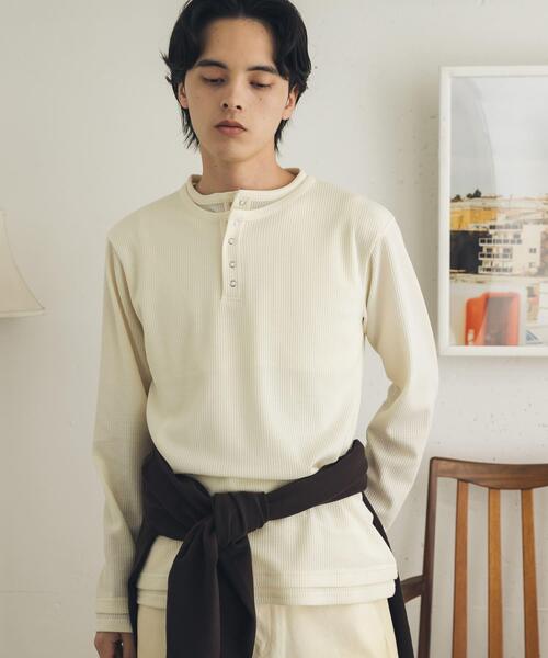 SENSE OF PLACE by URBAN RESEARCH(センスオブプレイスバイアーバンリサーチ)の「フェイクレイヤードヘンリーネックロングTシャツ(Tシャツ/カットソー・メンズ・グレー/ブラック/アイボリー・MEDIUM/LARGE)」の7枚目の写真