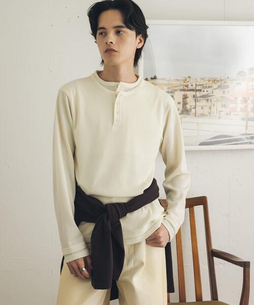 SENSE OF PLACE by URBAN RESEARCH(センスオブプレイスバイアーバンリサーチ)の「フェイクレイヤードヘンリーネックロングTシャツ(Tシャツ/カットソー・メンズ・グレー/ブラック/アイボリー・MEDIUM/LARGE)」の9枚目の写真