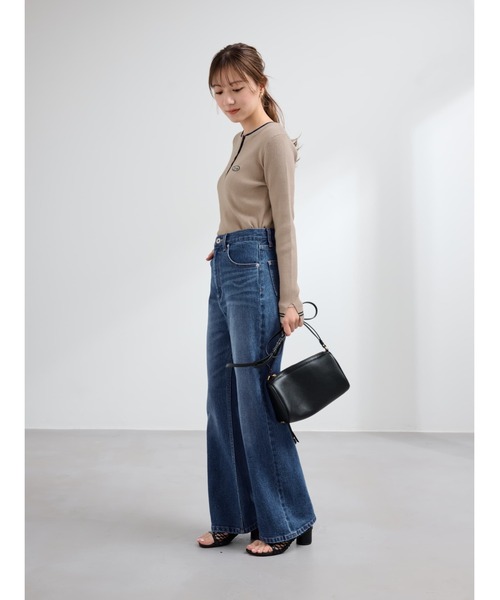 COHINA（コヒナ）の「【CONVERSE別注】コンビカラーヘンリーネックニット 【低身長・小柄女性】（ニット/セーター・レディース・グレイッシュベージュ/ボルドー/ホワイト×レッド・ONE SIZE）」の17枚目の写真