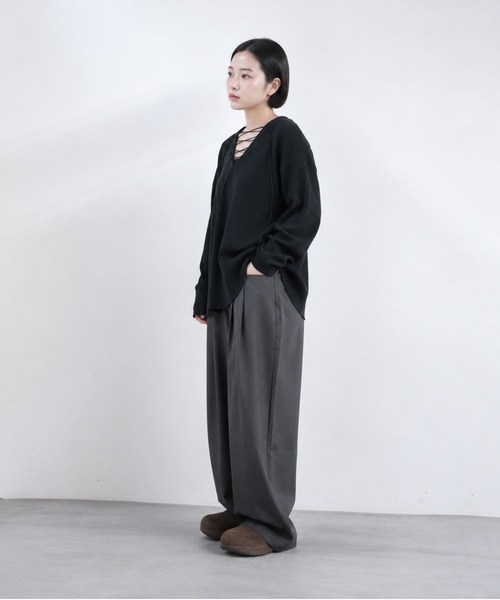 bashful base Oriental(バッシュフルベースオリエンタル)の「【bbO】マルチタックデザインワイドスラックス(スラックス・レディース・チャコールグレー/ベージュ/ブラック・FREE)」の8枚目の写真