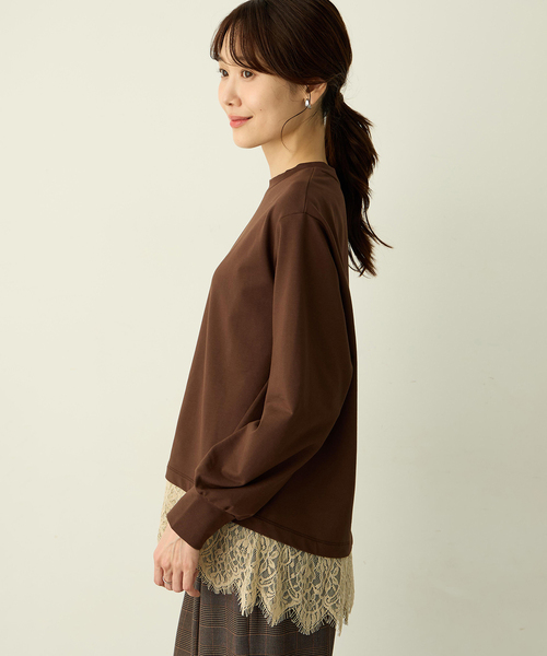 Petit Honfleur（プチオンフルール）の「裾レースレイヤード風カットプルオーバー（Tシャツ/カットソー・レディース・ネイビー/ブラウン・M/L）」の7枚目の写真