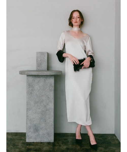 ILANIS(イラニス)の「Essential Satin Dress(ワンピース・レディース・アイボリー/ブラック・FREE)」の3枚目の写真