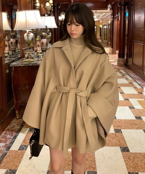 Aelina（エリナ）の「ステンカラーケープメルトンコート（ポンチョ・レディース・ベージュ/ブラック・FREE）」の14枚目の写真