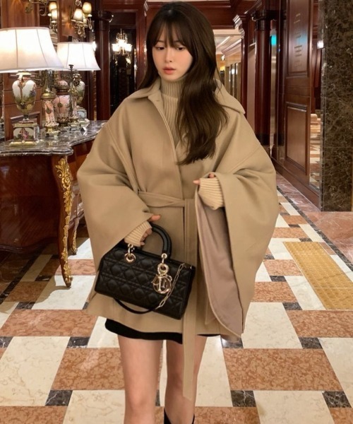 Aelina（エリナ）の「ステンカラーケープメルトンコート（ポンチョ・レディース・ベージュ/ブラック・FREE）」の17枚目の写真