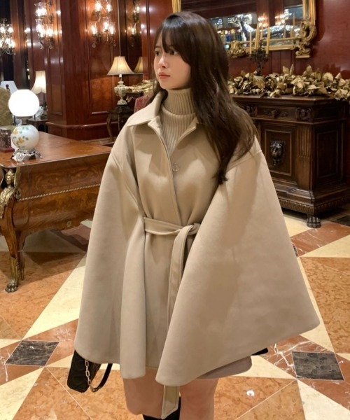 Aelina（エリナ）の「ステンカラーケープメルトンコート（ポンチョ・レディース・ベージュ/ブラック・FREE）」の18枚目の写真
