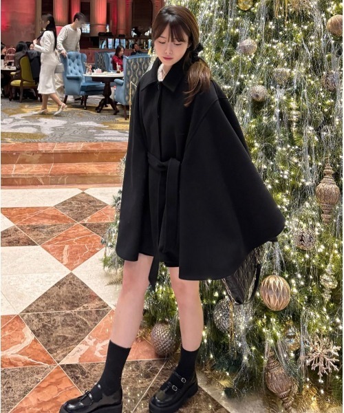 Aelina（エリナ）の「ステンカラーケープメルトンコート（ポンチョ・レディース・ベージュ/ブラック・FREE）」の11枚目の写真