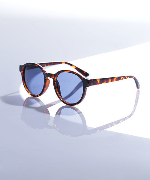 NANO universe（ナノユニバース）の「【美人百花 10月号掲載】 ファッショングラス１（サングラス・レディース・レッド/ブラウン/その他1/ブラック・FREE）」の3枚目の写真