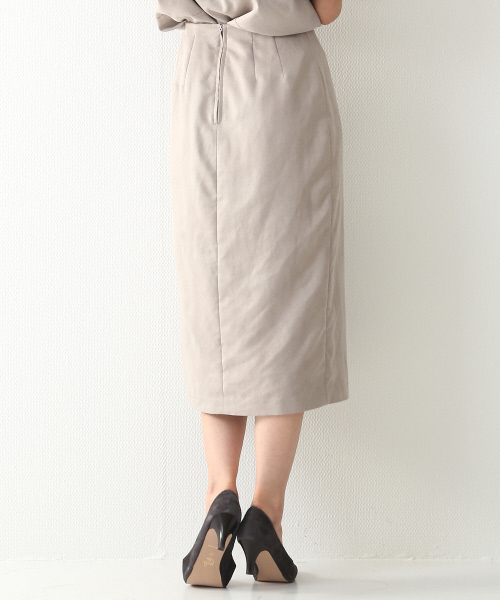 Rouge vif(ルージュヴィフ)の「スエードスカート(スカート・レディース・グレイッシュベージュ/ベージュ/チャコールグレー・36/38)」の8枚目の写真