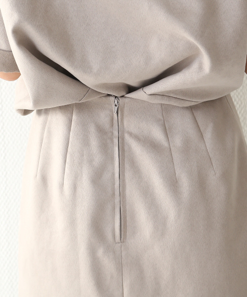 Rouge vif(ルージュヴィフ)の「スエードスカート(スカート・レディース・グレイッシュベージュ/ベージュ/チャコールグレー・36/38)」の9枚目の写真