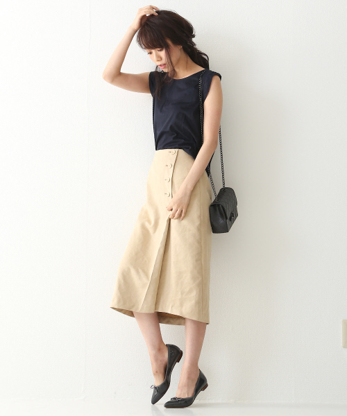 Rouge vif(ルージュヴィフ)の「スエードスカート(スカート・レディース・グレイッシュベージュ/ベージュ/チャコールグレー・36/38)」の4枚目の写真