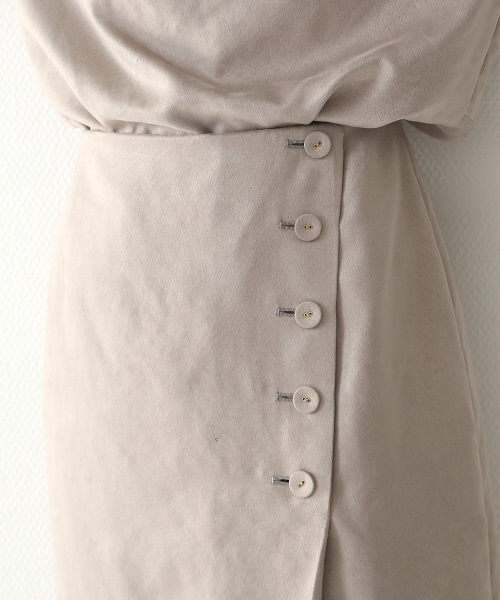 Rouge vif(ルージュヴィフ)の「スエードスカート(スカート・レディース・グレイッシュベージュ/ベージュ/チャコールグレー・36/38)」の21枚目の写真