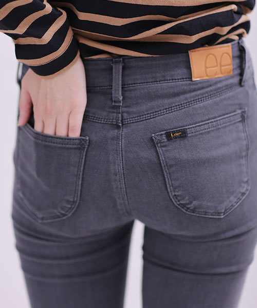 Lee（リー）の「Lee/JEGGINGS SKINNY（その他パンツ・レディース・ブルー/インディゴブルー/ダークネイビー/ブラック/グレー・MEDIUM/SMALL/X-SMALL）」の17枚目の写真