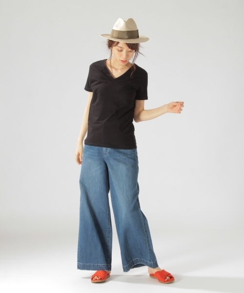 BAYFLOW（ベイフロー）の「BAYFLOW／コットンVネックプルオーバー 18SS（Tシャツ/カットソー・レディース・カーキ/ホワイト/ブラック・SMALL/MEDIUM）」の7枚目の写真