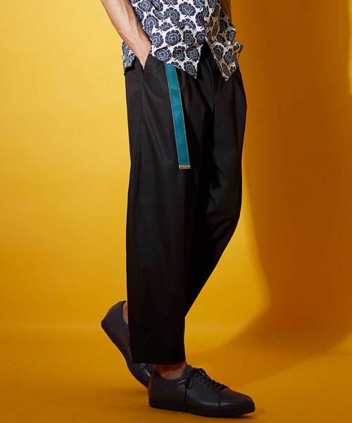 UNITED TOKYO(ユナイテッドトウキョウ)の「ギザコットンワキタックワイドパンツ(その他パンツ・メンズ・ブラック/ベージュ/カーキ・1/2/3)」の1枚目の写真