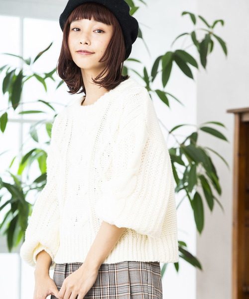 WEGO(ウィゴー)の「WEGO/ロービングケーブルニット(ニット/セーター・レディース・パープル/アイボリー/ライトブラウン/マスタード/ライトベージュ/ライトピンク・FREE)」の1枚目の写真