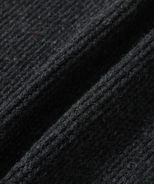 ADAM ET ROPE'（アダムエロペ）の「[山形ニット］バイアスクルーネックプルオーバー（ニット/セーター・メンズ・チャコールグレー/ダークブラウン/パープル系その他2・M/L）」の5枚目の写真