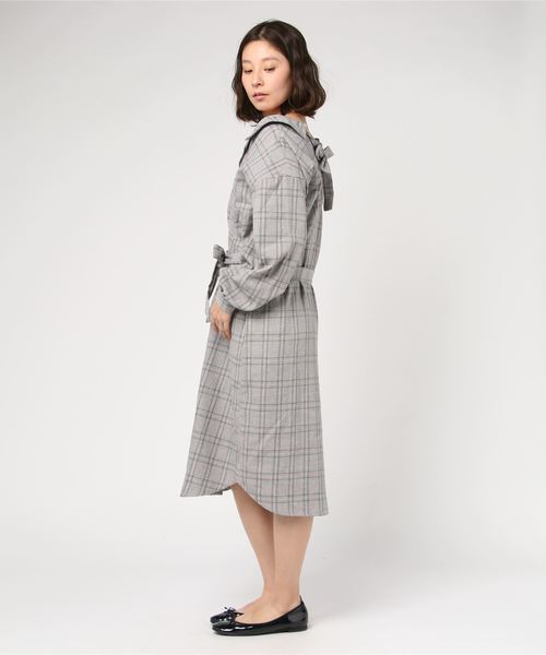 ＪＵＧＬＡＮＳ（ユグランス）の「先染めチェック オフショル シャツワンピース（ワンピース・レディース・ネイビー/グレー・FREE）」の3枚目の写真