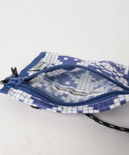 FABRICK(ファブリック)の「FABRICK【SPACE INVADERS】FLAT SHORDER CASE S(ショルダーバッグ・メンズ・マルチ・ONE SIZE)」の4枚目の写真