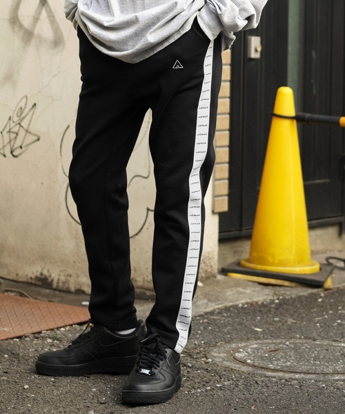AIRWALK（エアウォーク）の「AIRWALK/エアウォーク別注　サイドラインパンツ（その他パンツ・メンズ・ブラック系その他/ブラック系その他2/ブラック系その他5/ブラック系その他3/ブラック系その他4・S/M/L）」の4枚目の写真
