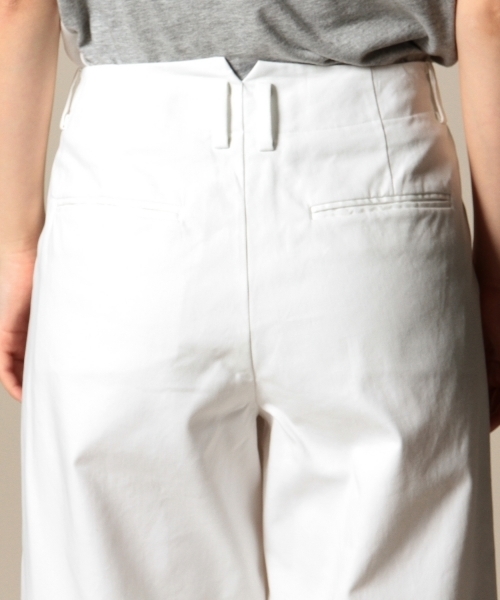 BEAUTY&YOUTH UNITED ARROWS（ビューティーアンドユースユナイテッドアローズ）の「BYSF コットンダブルクロス ワイド半端丈パンツ ◆（その他パンツ・レディース・ホワイト/ネイビー・SMALL/MEDIUM）」の8枚目の写真