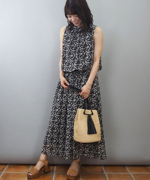 tiptop（ティップトップ）の「無地・花柄ノースリーブハイネックワンピース（ワンピース・レディース・ブラック/ライトグレー/ダークグレー/ブラウン/パープル・FREE）」の4枚目の写真