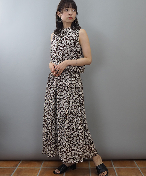 tiptop（ティップトップ）の「無地・花柄ノースリーブハイネックワンピース（ワンピース・レディース・ブラック/ライトグレー/ダークグレー/ブラウン/パープル・FREE）」の15枚目の写真