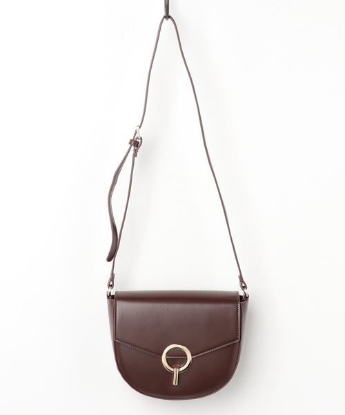 archives(アルシーヴ)の「リング金具BAG(ショルダーバッグ・レディース・ブラック/ブラウン・MEDIUM)」の2枚目の写真