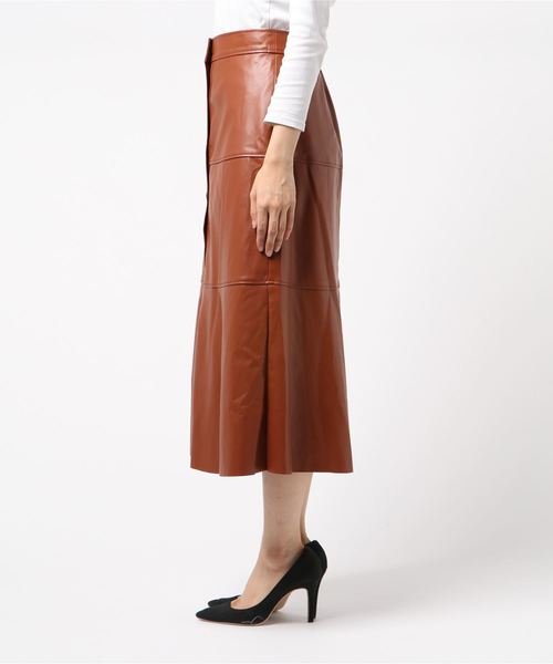NARACAMICIE（ナラカミーチェ）の「フェイクレザーＡラインスカート（スカート・レディース・ブラウン/ブラック・LARGE/MEDIUM）」の3枚目の写真
