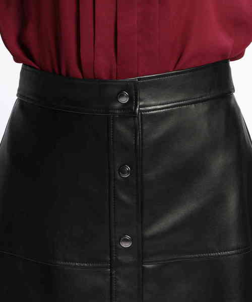 NARACAMICIE（ナラカミーチェ）の「フェイクレザーＡラインスカート（スカート・レディース・ブラウン/ブラック・LARGE/MEDIUM）」の7枚目の写真
