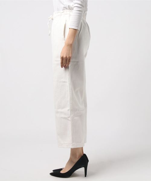 Libra Cue(リブラ キュー)の「Libra デニムRelaxパンツ(デニムパンツ・レディース・ホワイト・SMALL/MEDIUM/LARGE)」の3枚目の写真