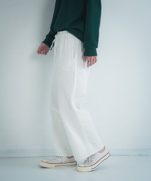 Libra Cue(リブラ キュー)の「Libra デニムRelaxパンツ(デニムパンツ・レディース・ホワイト・SMALL/MEDIUM/LARGE)」の2枚目の写真