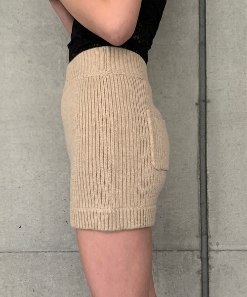 ENVYM(アンビー)の「RIBショートPT(その他パンツ・レディース・ブラック/ベージュ・FREE)」の4枚目の写真