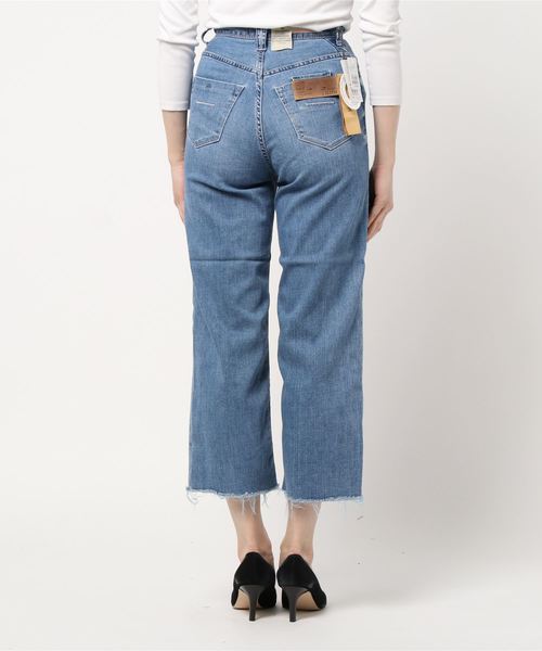 YANUK（ヤヌーク）の「【YANUK/ヤヌーク】ワイドストレートデニムパンツ LILITH/リリス（デニムパンツ・レディース・サックスブルー・22cm/23cm/24cm）」の2枚目の写真