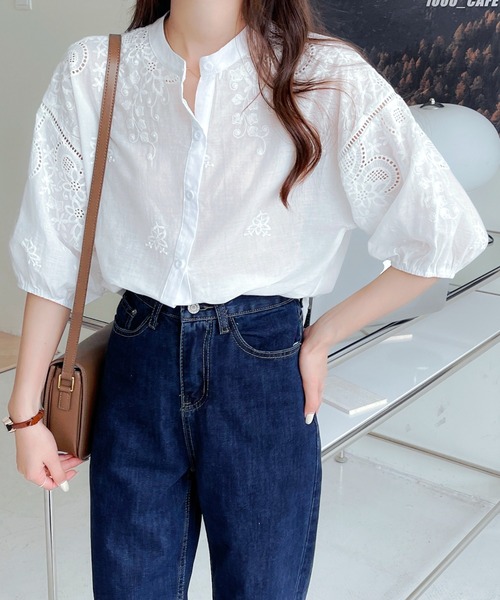 emi+(エミプラス)の「刺繍スタンドカラーブラウス(シャツ/ブラウス・レディース・ホワイト/ブラック/ネイビー/ベージュ/グレー/チャコールグレー/ブラウン/グリーン/ブルーグレー・S/M/L)」の14枚目の写真