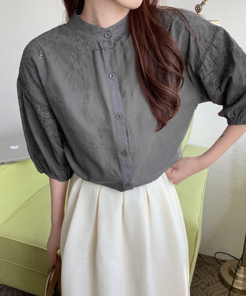 「大人気 新入荷 新品」に該当するファッション通販 セール】刺繍スタンドカラーブラウス（シャツ/ブラウス）｜emi+ トップス