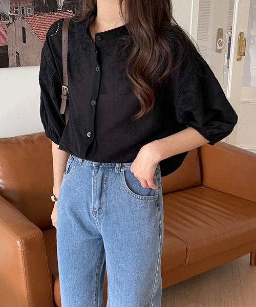 emi+(エミプラス)の「刺繍スタンドカラーブラウス(シャツ/ブラウス・レディース・ホワイト/ブラック/ネイビー/ベージュ/グレー/チャコールグレー/ブラウン/グリーン/ブルーグレー・S/M/L)」の13枚目の写真