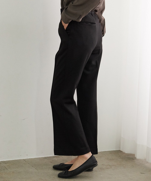 ROPE' PICNIC(ロペピクニック)の「【美脚見え】セミフレアパンツ(その他パンツ・レディース・ブラック/ベージュ/ピンク・40/38)」の4枚目の写真